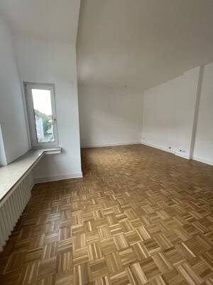 Altbauflair trifft Wohnkomfort! Traumwohnung mit Balkon in Duissern