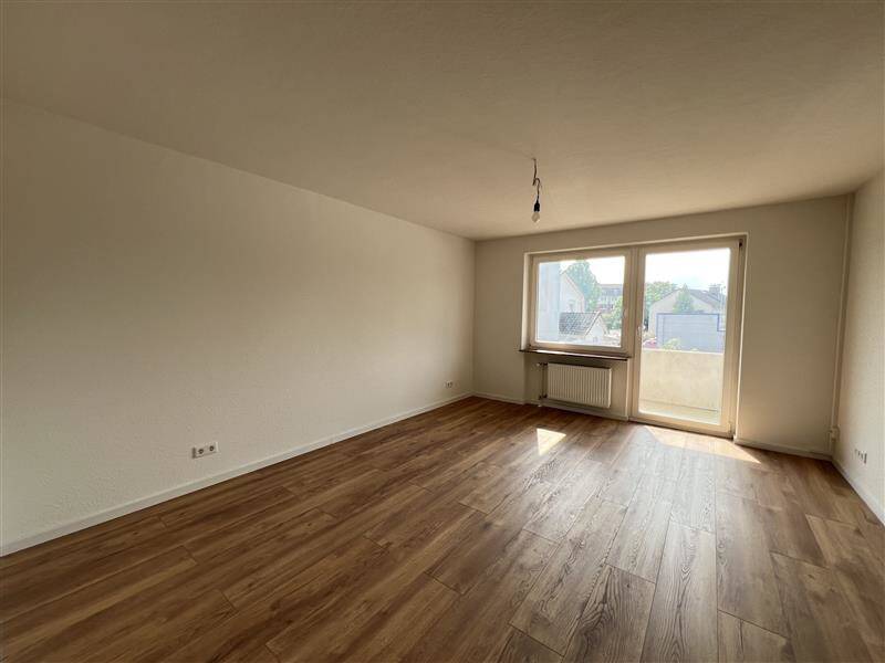 Erstbezug nach hochwertiger Kernsanierung - Moderne 3-Zimmer-Wohnung mit Komfort in zentraler Lage v