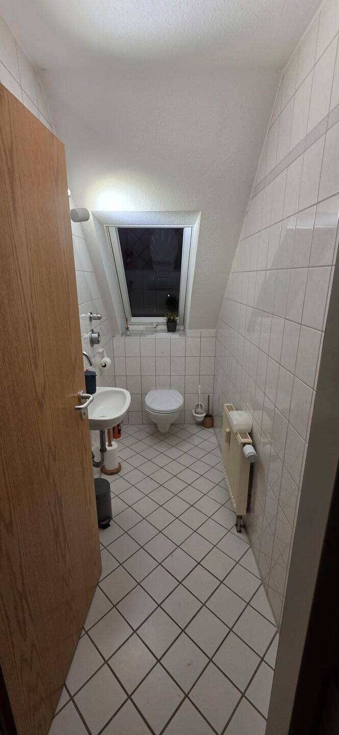 Helle 4 ZKB Wohnung mit Balkon + geräumiges Dachgeschoß in Riesbürg, Utzmemmingen – Riesbürg – Vorschaubild 4