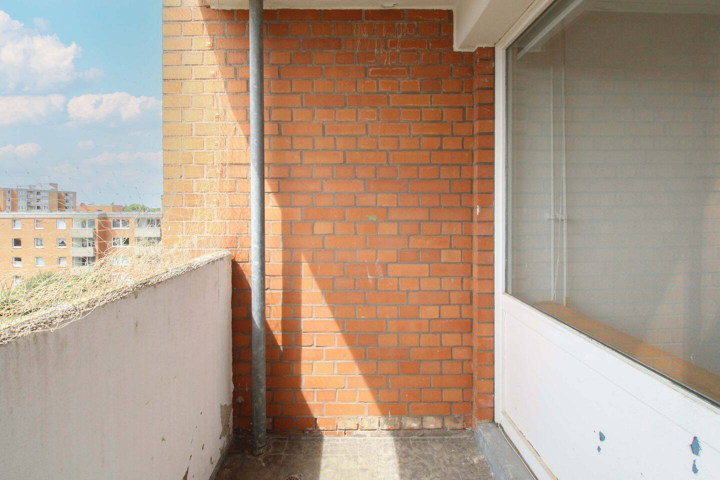 vernachlässigte Wohnung sucht neuen Besitzer und belohnt mit viel Platz – Hannover – Vorschaubild 4