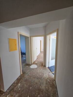 Frisch renoviert! 3-Raum-Etagenwohnung mit Balkon und Tageslichtbad im Görlitzer Stadtzentrum! – 2826 Görlitz – Vorschaubild 7