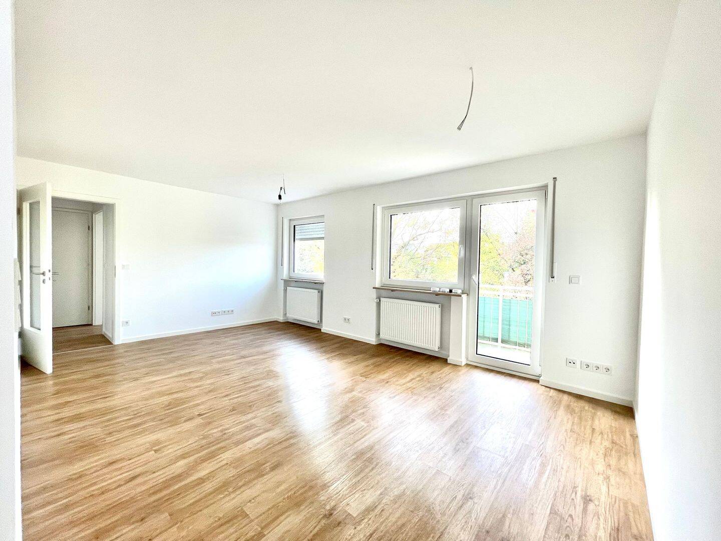 Leerstehende, generalsanierte 2-Zimmer-Wohnung mit Balkon und Stellplatz – provisionsfrei – Nürnberg – Vorschaubild 4