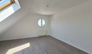 Dachgeschoss-Wohnung auf 2 Ebenen** 4 Zimmer + 2 Bäder + viel Platz – 99089 Erfurt – Vorschaubild 9