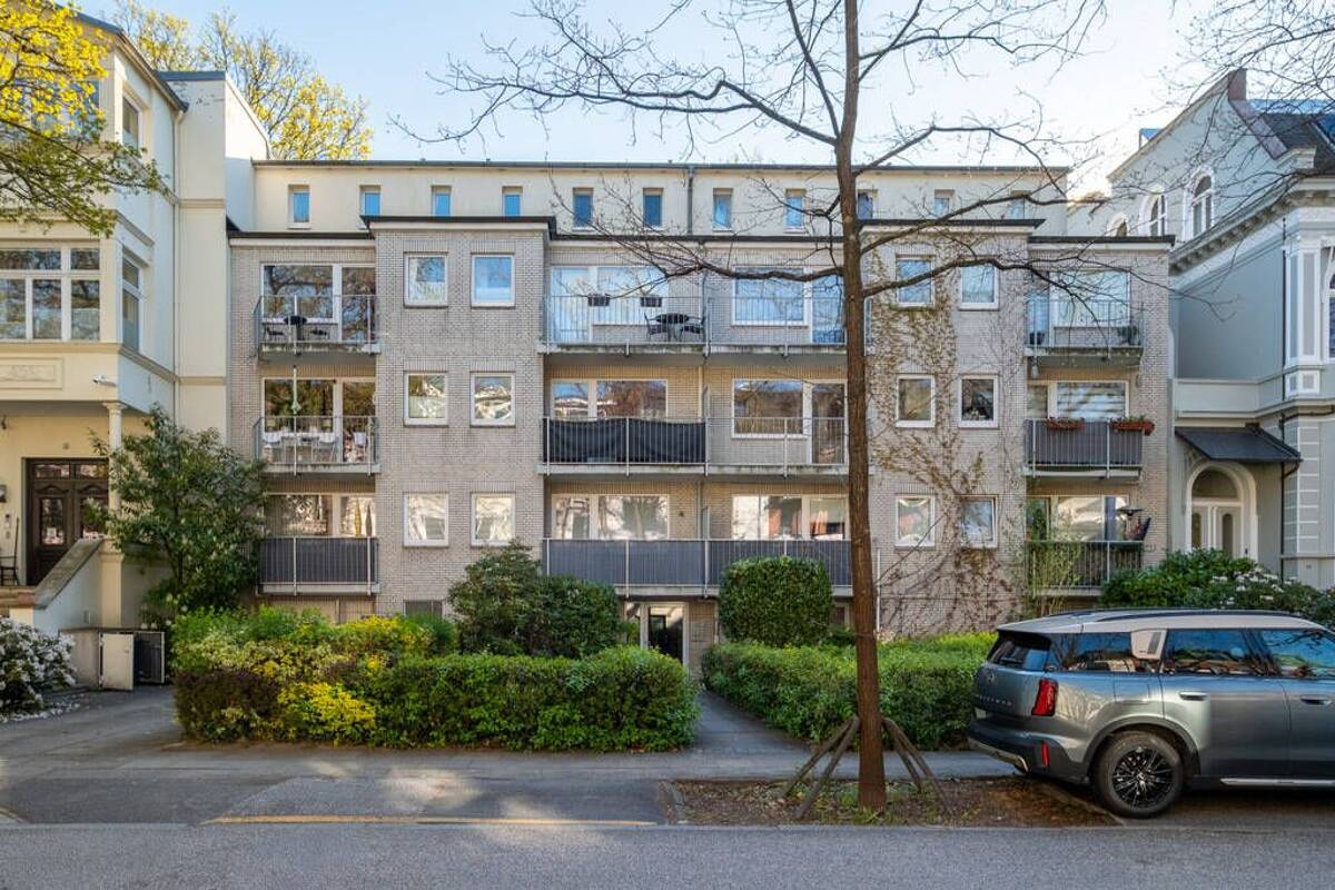Alsternah investieren: Attraktives Mehrfamilienhaus auf der Uhlenhorst! Gladigau – 22085 Hamburg – Bild 1 von 9