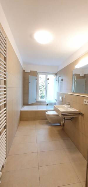 Exklusive 2-Zimmer-Wohnung mit Balkon im inneren Westen Regensburg Top Lage Tiefgarage – 93049 Regensburg – Vorschaubild 9