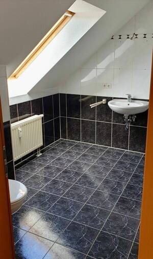 Charmante 2-Raum-Maisonette-Wohnung: stilvoll, hell und ideal für modernes Wohnen. – 2742 Neusalza-Spremberg – Vorschaubild 7