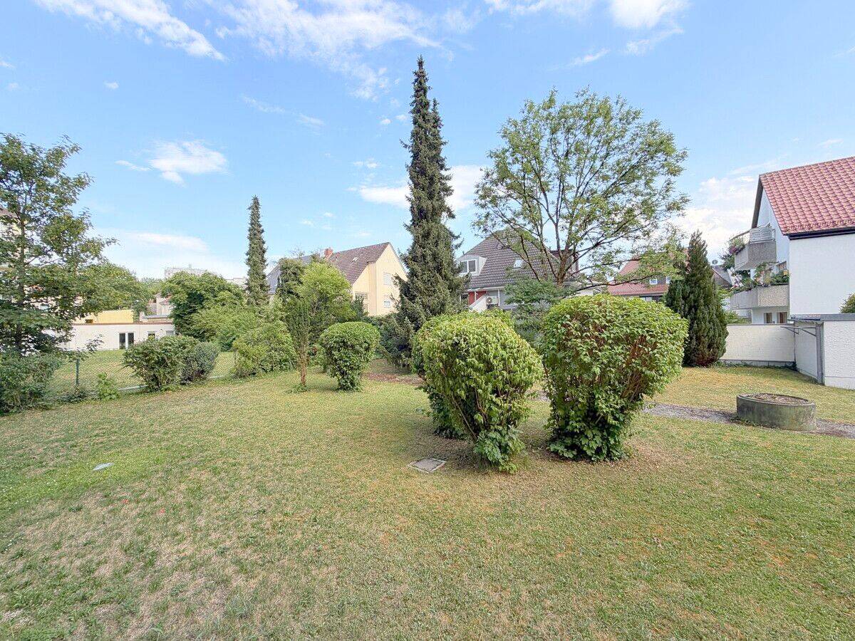 Ruhige Lage am Olympiapark und BMW ! Renovierte 2 Zimmer-Wohnung mit Süd-Balkon in Schwabing-West – München – Vorschaubild 4