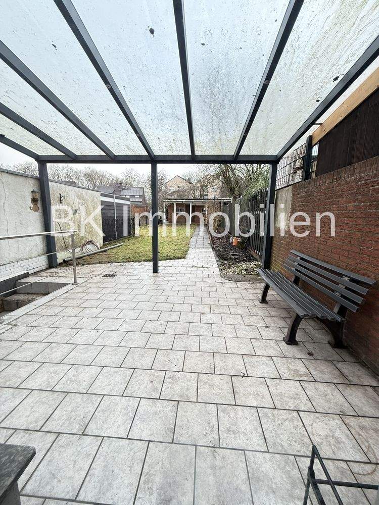 ** Kaufpreisreduzierung ! Reihenmittelhaus in ruhiger Lage.. ** – Duisburg – Bild 1 von 9