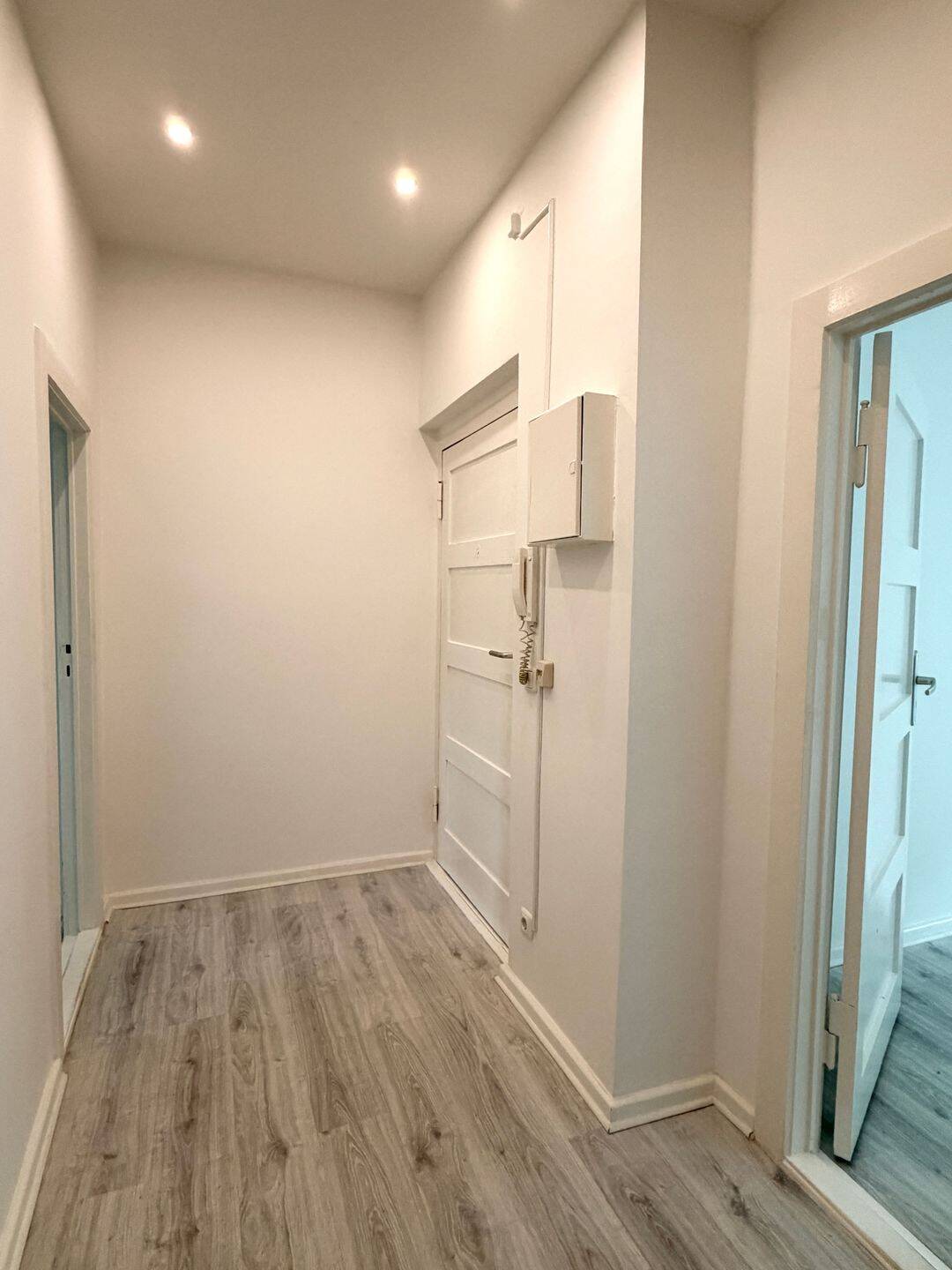 Charmante 2-Zimmer-Altbauwohnung mit Balkon und ruhiger Hofausrichtung – Berlin – Vorschaubild 9