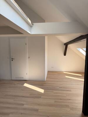 Loft Dachgeschoss Wohnung frisch saniert! – 1127 Dresden – Vorschaubild 8