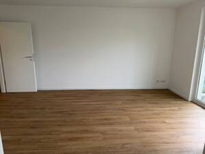 Renovierte und geräumige 4 Zimmer Wohnung in Sichtweite der Uni Düsseldorf! – 40225 Düsseldorf – Vorschaubild 4