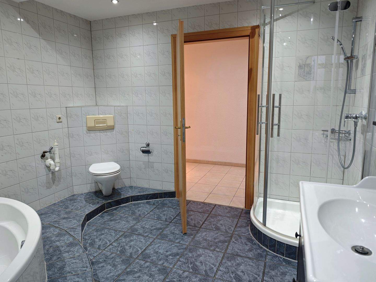 gemütliche 1-Zimmer-Wohnung in Chemnitz-Ebersdorf, Stellplatz möglich – Chemnitz – Vorschaubild 9