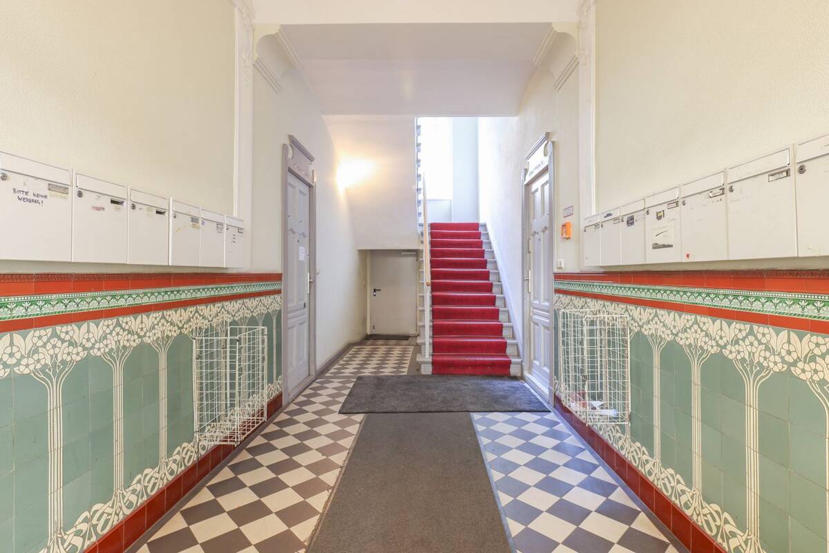 Großzügig & Modern: 3-Zimmer Altbauwohnung mit großer Terasse – 10247 Berlin – Bild 1 von 2