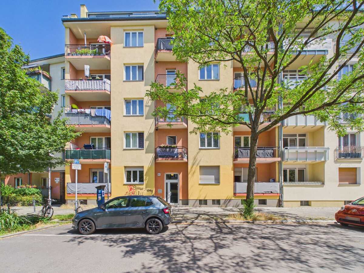 Gut geschnittene 2-Zimmer-Wohnung mit sonnigem Balkon – 10559 Berlin – Bild 1 von 8