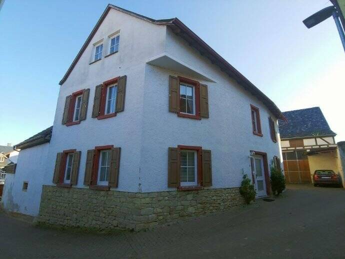 Kleines Mehrfamilienhaus, viele Möglichkeiten – Bubenheim – Bild 1 von 6
