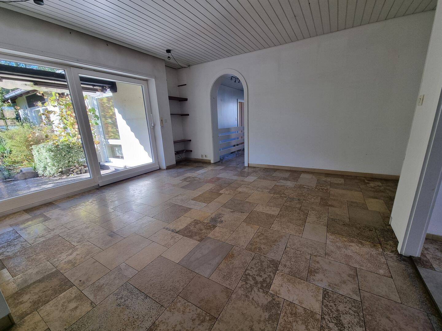 Lichtdurchfluteter Bungalow auf traumhaftem Grundstück inkl. Garage und Waldrandnähe – Schwabach – Vorschaubild 3