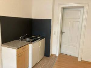 charmante 2-Raum-Wohnung mit kleiner Küchenzeile, Wintergarten und PKW-Stellplatz – 1277 Dresden – Vorschaubild 5