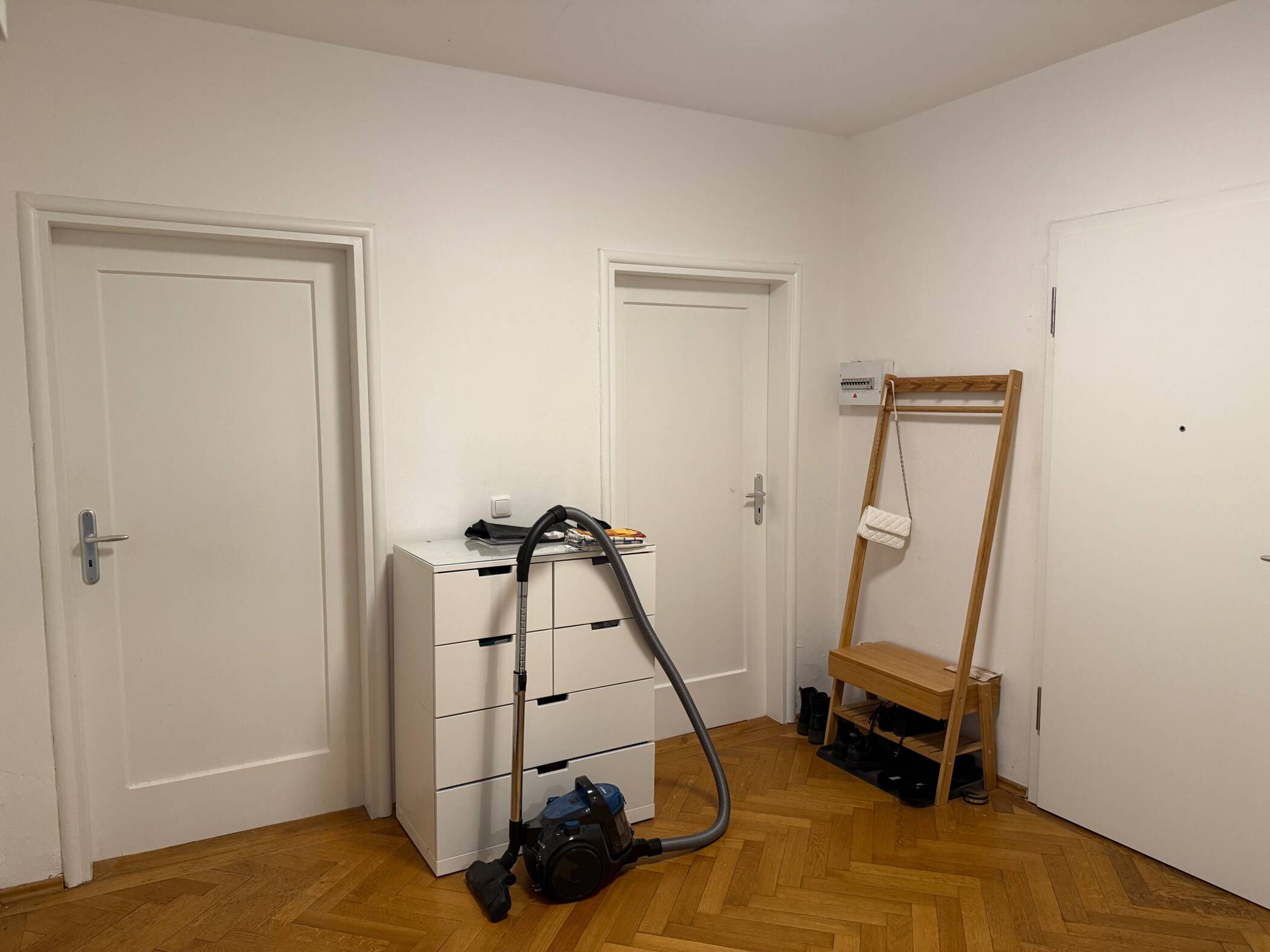 Zimmer mit Garten in 93qm WG in München-Harlaching – München – Vorschaubild 4