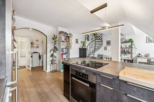 Charmante 2-Zimmer-Maisonettewohnung mit Altbauflair und ruhiger Lage in der Maxvorstadt – 80335 München – Vorschaubild 6