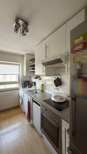 Gepflegte 3 Zimmerwohnung mit Einbauküche in ruhiger Wohnlage in Würzburg – 97082 Würzburg – Vorschaubild 4