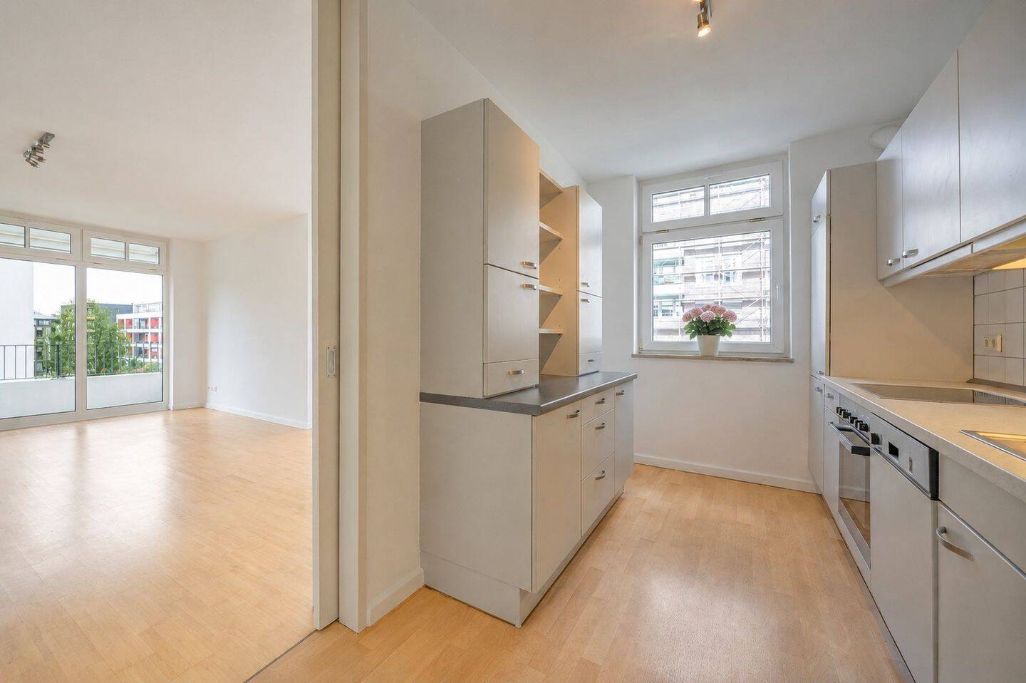 Wohnen an der Marzipanfabrik: 5-Zimmer-Wohnung mit bodentiefen Fenstern und zwei Balkonen – Hamburg – Vorschaubild 4