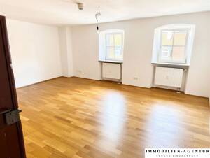 Altstadtjuwel nahe der Steinernen Brücke - Attraktive 3,5-Zimmer-Eigentumswohnung in Regensburg – 93047 Regensburg – Vorschaubild 4