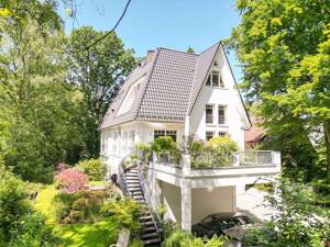 Exklusive Dachterrassenwohnung über zwei Ebenen in Hamburg-Blankenese!