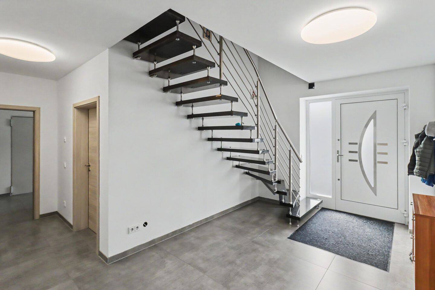 Ringelheim: Einziehen und wohlfühlen! Lichtdurchfluteter Neubau (ca. 2020) mit Garage – Salzgitter – Vorschaubild 6