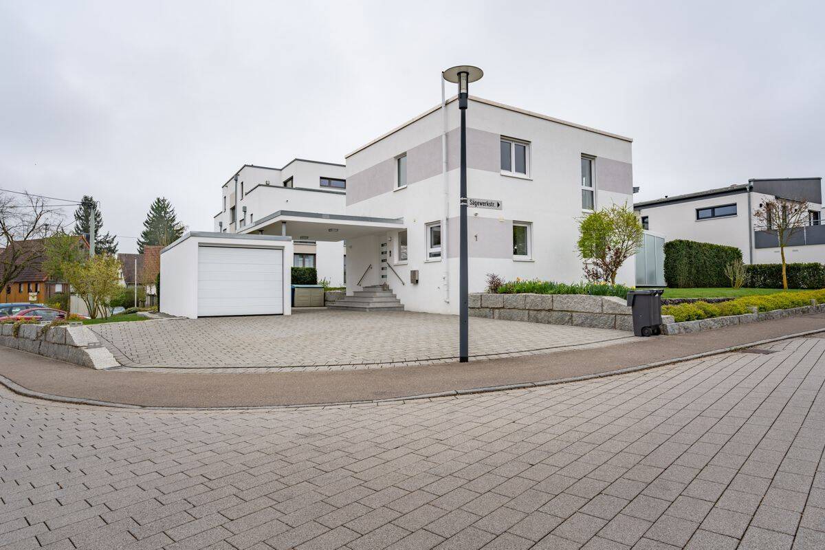 Stilvolles Einfamilienhaus mit großzügigem Hobbyraum, Garten und hochwertiger Ausstattung in Balingen-Engstlatt