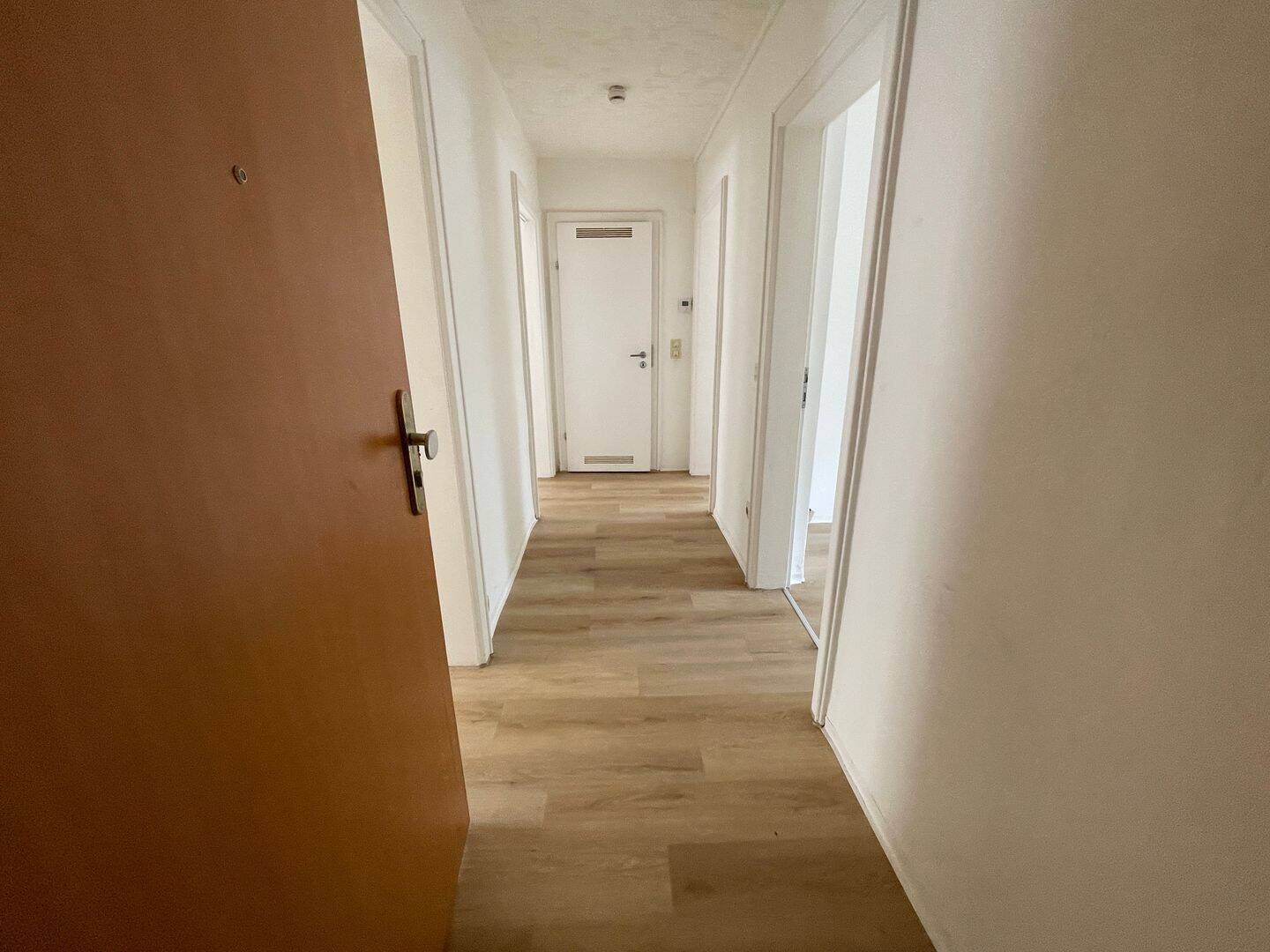 *TOP* 2-Zimmer Wohnung mit Balkon am Südstadtpark in Fürth – Fürth – Vorschaubild 3