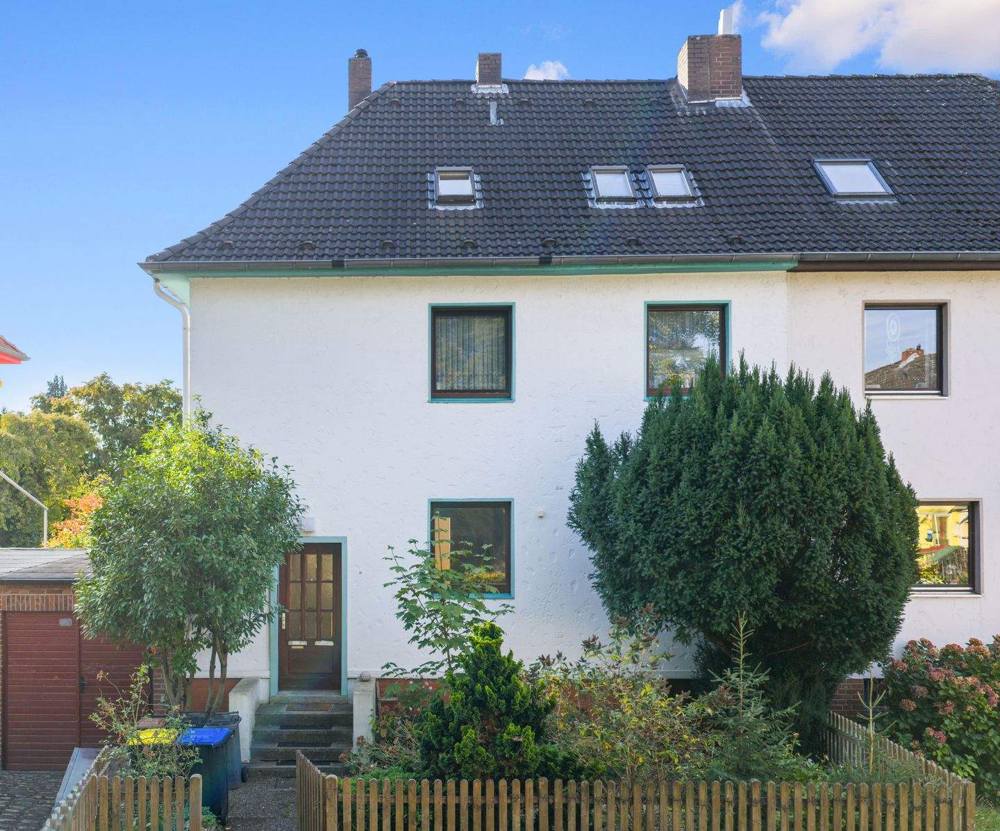 ?? Charme trifft Perspektive - Großzügiges Haus mit Baugrundstück in Hannover-Badenstedt – Hannover – Bild 1 von 9
