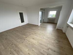 Renovierte 3-ZKB-Balkonwohnung im Hochhaus im Europaviertel zu vermieten! – 26389 Wilhelmshaven – Vorschaubild 5