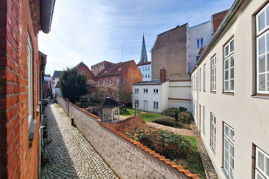 Ab 2013 liebevoll saniertes Altstadt-Ganghaus mit kleinem Innenhof auf der Lübecker Altstadtinsel! – Lübeck – Bild 1 von 9