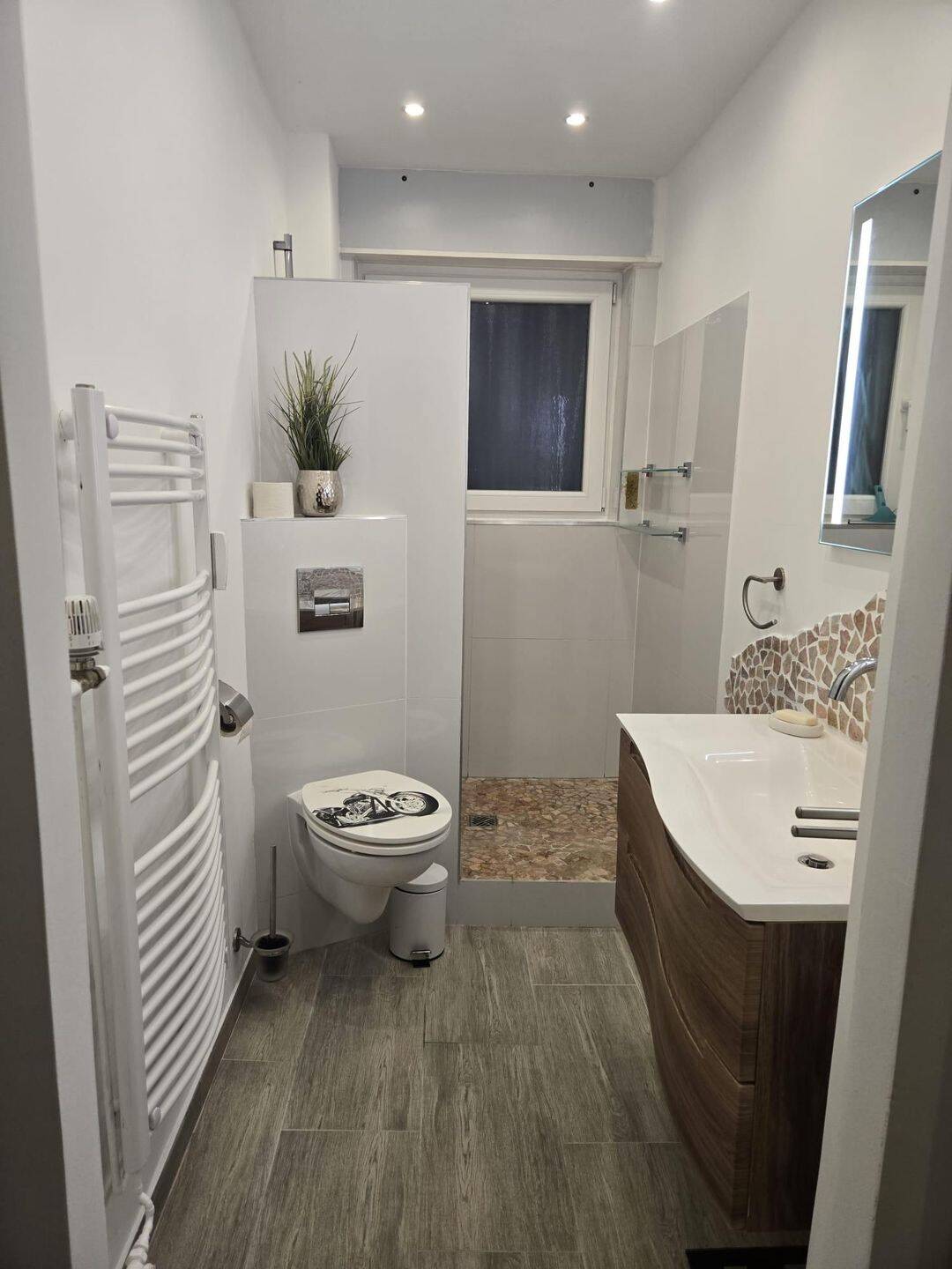 Vollmöbelierte 2 Zimmer Eigentumswohnung-Frei – Berlin – Vorschaubild 4