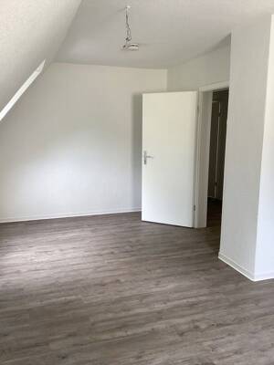 Auf, nach Heisingen! Urgemütliche, renovierte 2 Zimmer im DG (2.OG) – 45259 Essen – Vorschaubild 6