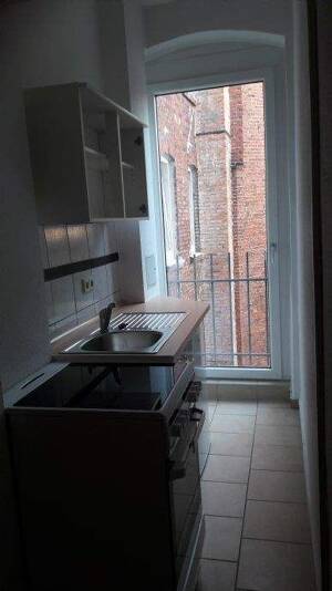 2-Raum-Wohnung mit Kaminofen, EBK und Wanne in zentraler Lage – 99085 Erfurt – Vorschaubild 6