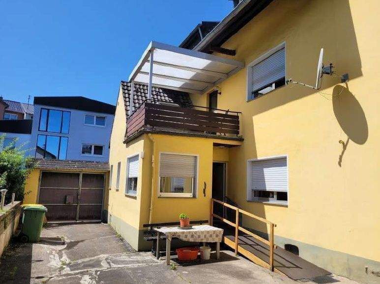7-ZIMMERHAUS MIT 3 BÄDERN, 2 GARAGEN UND GROSSEM GARTEN. AUCH ALS MEHRGENERATIONENHAUS NUTZBAR. – Bornheim – Vorschaubild 2
