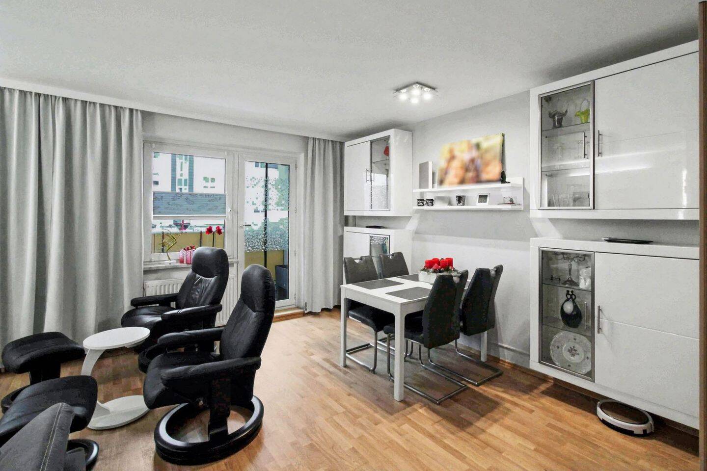 Frei und bezugsfertig: Moderne 2-Raum-Wohnung inklusive hochwertiger Einbauküche