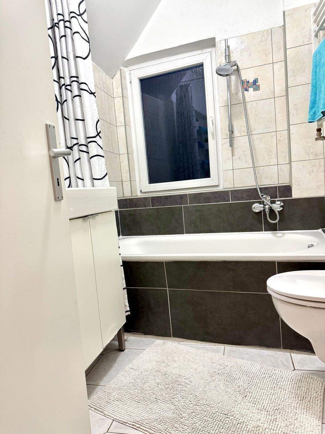 +++ RENOVIERTE- MÖBLIERTE- 2-ZIMMER -WOHNUNG - PERFEKT FÜR PENDLER +++ – Fürth – Vorschaubild 3