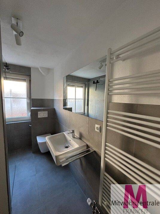 Moderne neu möblierte 2-Zimmer-Wohnung an der Burg – Nürnberg – Vorschaubild 6