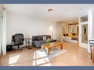 Möbliert: Großzügig & gemütlich - Ruhige Lage zum Innenhof – 80796 München – Vorschaubild 4