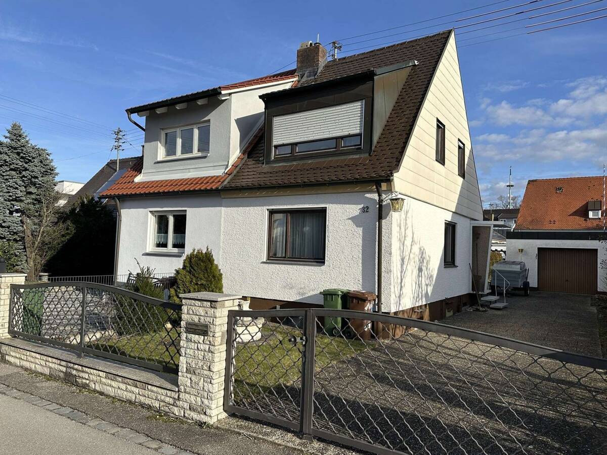 Katip | Doppelhaushälfte in Bärenkeller *mit Genehmigung für Anbaumöglichkeit – 86156 Augsburg – Bild 1 von 4