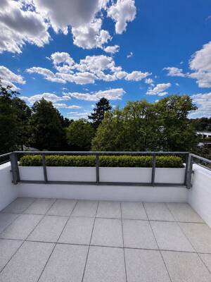 Stilvoll saniertes Dachgeschoss mit Rundbogen-Gauben und Balkon in Kirchrode – 30559 Hannover – Vorschaubild 4