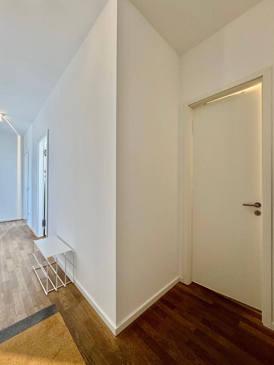 Neubau Penthouse im obersten Geschoss mit zwei Terrassen und Wasserblick – Berlin – Vorschaubild 5