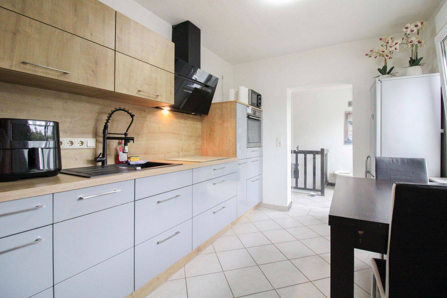 Flexibles Wohnen & Vermieten: 6-Zimmer-Reihenendhaus mit zwei Wohneinheiten nahe Güstrow – Lüssow – Vorschaubild 3