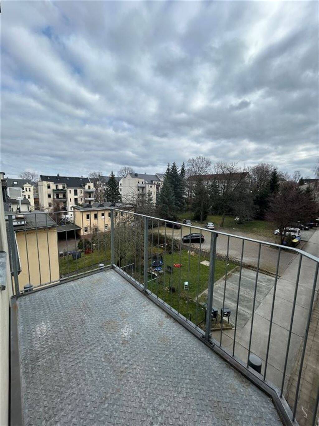 Großzügige 3-Zimmer mit Laminat, Balkon und Eckwanne in guter Lage – Chemnitz – Vorschaubild 8