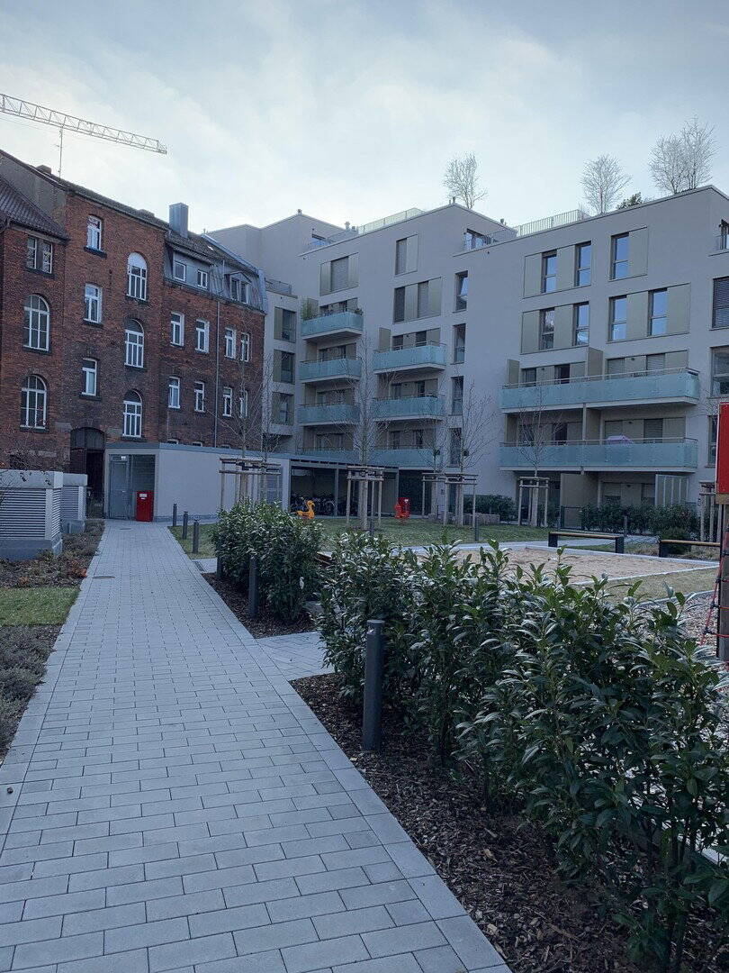 Neuwertige 3-Zi-Wohnung mit Balkon zum Innenhof, TG & Designküche - 5 Min zum HBF – Nürnberg – Vorschaubild 5