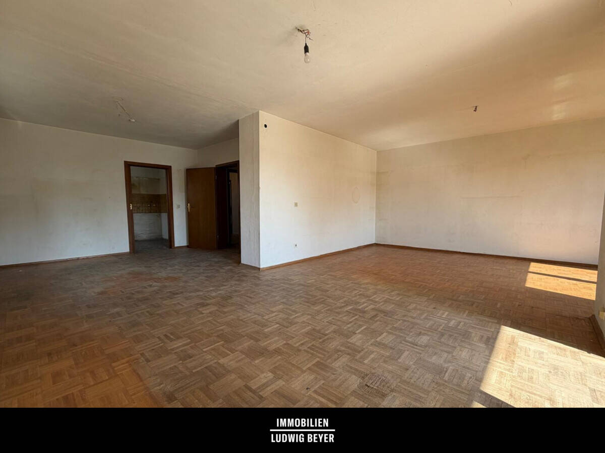 Doppelhaushälfte mit Garage und Garten – Ingolstadt – Vorschaubild 7