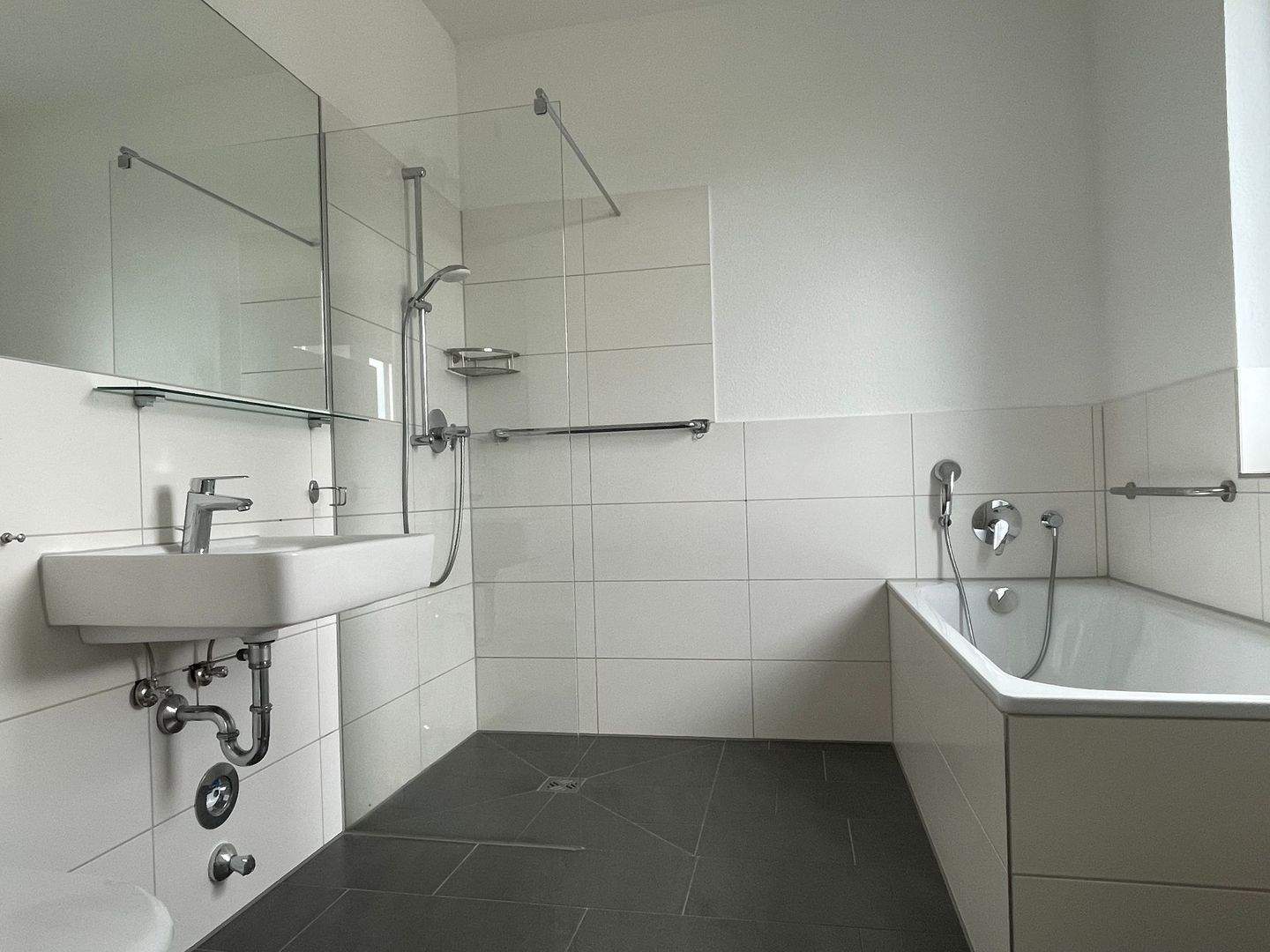 Stilvolle 3-Zimmer-Wohnung mit großer Terrasse am Kurpark – Bonn – Vorschaubild 6
