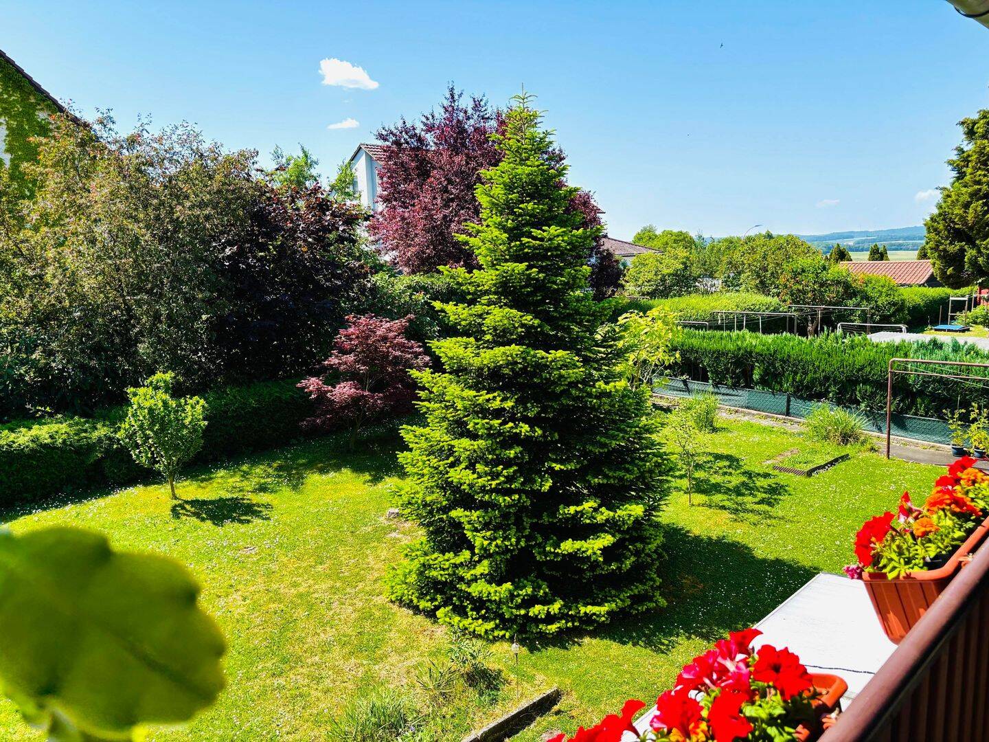 Sie wünschen sich viel Platz? Gepflegtes 2 Fam.-Haus mit Garage und Garten im ruhigen, sonnigen Grün, Wfl. 160m², Grund 642m² – Königsberg in Bayern – Vorschaubild 9